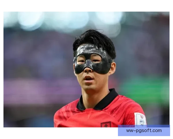 孙兴慜佩戴特制面具亮相比赛后拍卖成交价创纪录并用于慈善用途