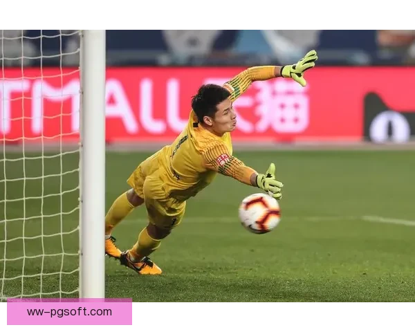 江苏苏宁夺中超后宣布解散引发足球圈震动与反思